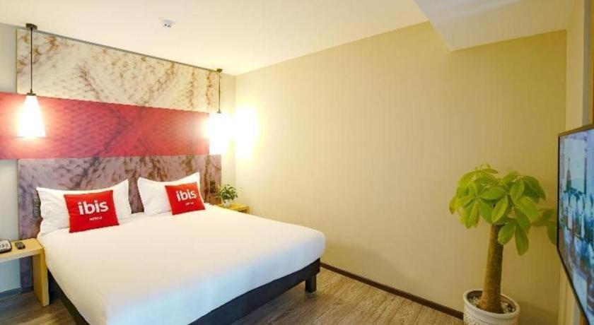 Готель Ibis Chengdu Chunxi Road Shudu Mansion Екстер'єр фото